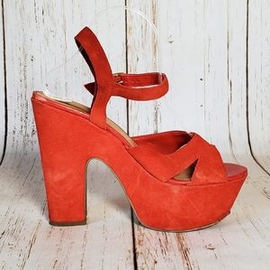 Kimchi Blue Suede Platform Heel Red Size 9